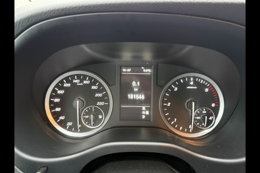 Mercedes-Benz Vito 116 2.1 CDI Automaat L2H1 Adaptieve LED-verlichting Climate Control Cruise Control Trekhaak Carplay Camera Stoelverwarming