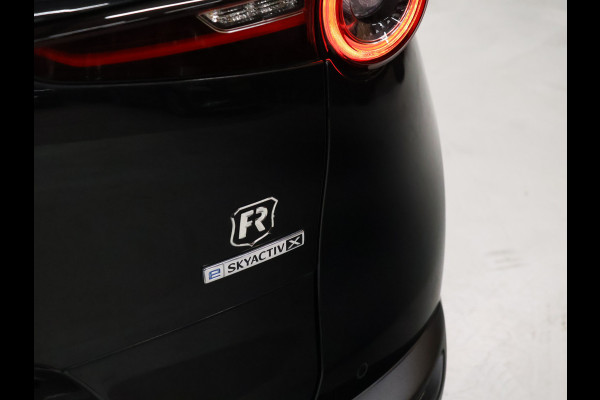 Mazda CX-30 2.0 e-SkyActiv-X M Hybrid Comfort [TREKHAAK AFNEEMBAAR, MEMORY SEATS, BOSE SOUND, HEAD-UP, STUURVERWARMING, CAMERA, ADAPTIVE CRUISE, VOL LEDER, STOELVERWARMING, BLUETOOTH, CLIMATE, NIEUWSTAAT]