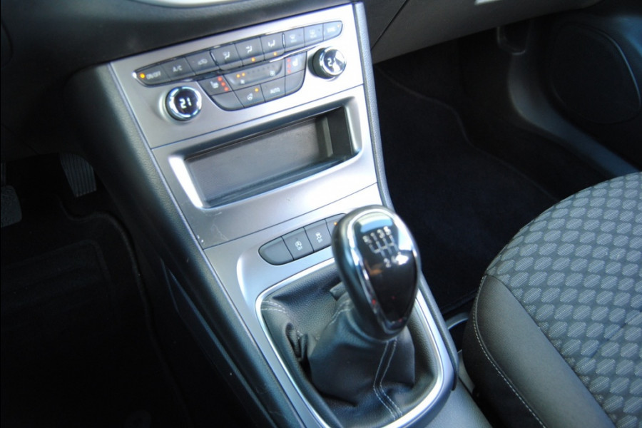 Opel Astra 1.2 Elegance | Winterpakket |Trekhaak | Apple Carplay