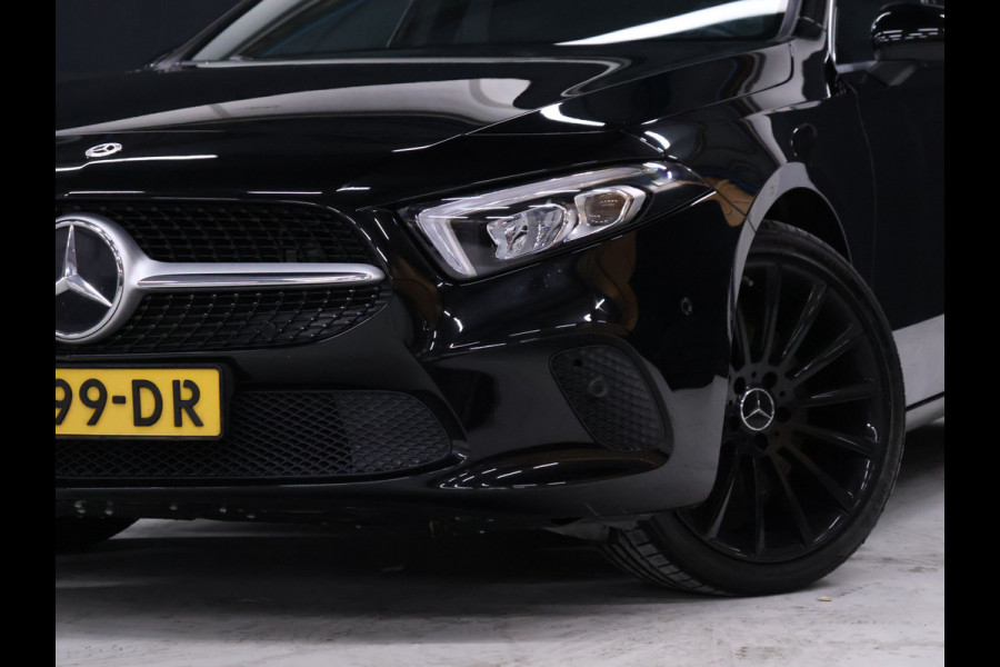 Mercedes-Benz A-Klasse 250 e Business Solution Luxury Limited [TREKHAAK, CRUISE CONTROL, SFEERVERLICHTING, BLUETOOTH TELEFOON, ACHTERUITRIJCAMERA, PDC V+A, STOELVERWARMING, NIEUWSTAAT]