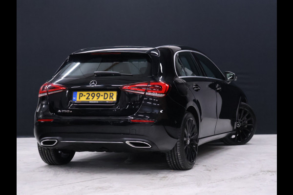Mercedes-Benz A-Klasse 250 e Business Solution Luxury Limited [TREKHAAK, CRUISE CONTROL, SFEERVERLICHTING, BLUETOOTH TELEFOON, ACHTERUITRIJCAMERA, PDC V+A, STOELVERWARMING, NIEUWSTAAT]