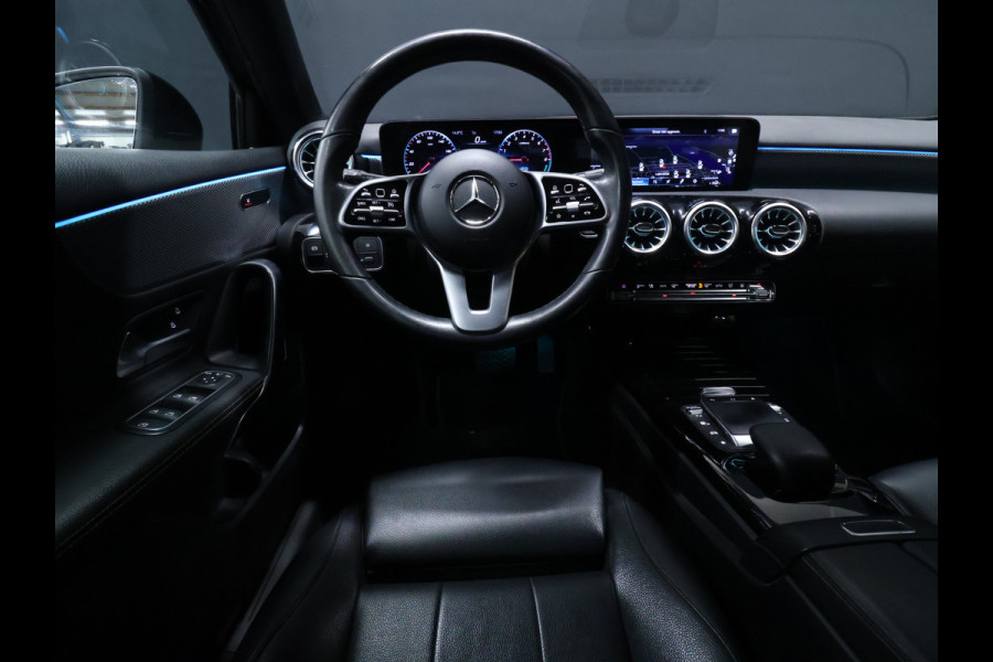 Mercedes-Benz A-Klasse 250 e Business Solution Luxury Limited [TREKHAAK, CRUISE CONTROL, SFEERVERLICHTING, BLUETOOTH TELEFOON, ACHTERUITRIJCAMERA, PDC V+A, STOELVERWARMING, NIEUWSTAAT]