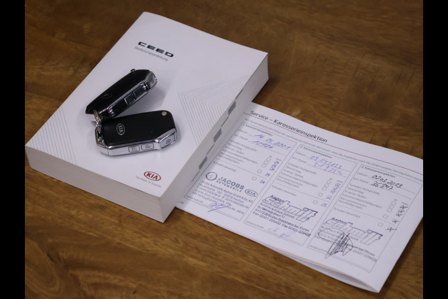 Kia Xceed 1.4 T-GDi DynamicLine [APPLE CARPLAY, ANDROID AUTO, CRUISE CONTROL, JBL, ACHTERUITRIJCAMERA, PDC ACHTER, STOELVERWARMING, STUURVERWARMING, NIEUWSTAAT]