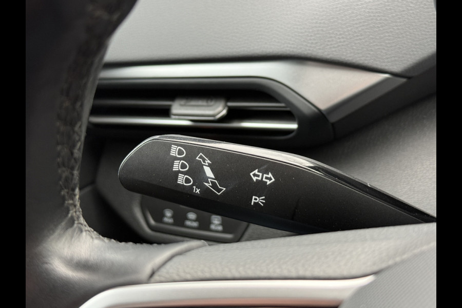 Volkswagen ID.4 First 77 kWh | SoH 94% | Elek. Trekhaak | Warmtepomp | Apple Carplay | Camera