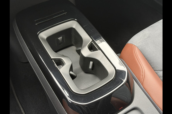 Volkswagen ID.4 First 77 kWh | SoH 94% | Elek. Trekhaak | Warmtepomp | Apple Carplay | Camera