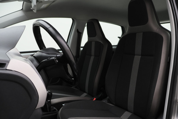 Volkswagen up! 1.0 BMT high up! 5-Deurs, Leder/Stof, Airco, Cruise, Bluetooth, Radio, PDC, 15''
