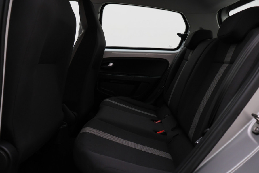 Volkswagen up! 1.0 BMT high up! 5-Deurs, Leder/Stof, Airco, Cruise, Bluetooth, Radio, PDC, 15''