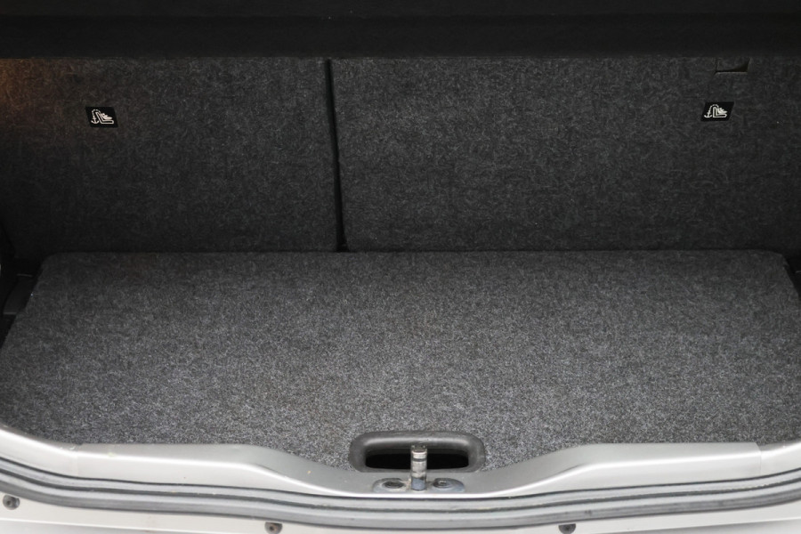 Volkswagen up! 1.0 BMT high up! 5-Deurs, Leder/Stof, Airco, Cruise, Bluetooth, Radio, PDC, 15''