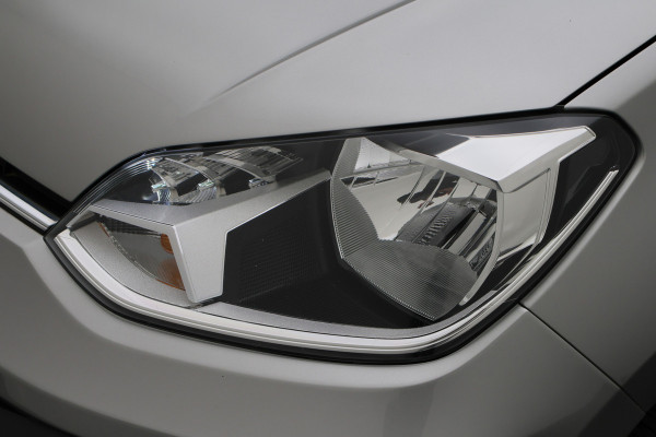 Volkswagen up! 1.0 BMT high up! 5-Deurs, Leder/Stof, Airco, Cruise, Bluetooth, Radio, PDC, 15''