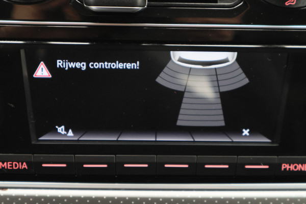 Volkswagen up! 1.0 BMT high up! 5-Deurs, Leder/Stof, Airco, Cruise, Bluetooth, Radio, PDC, 15''