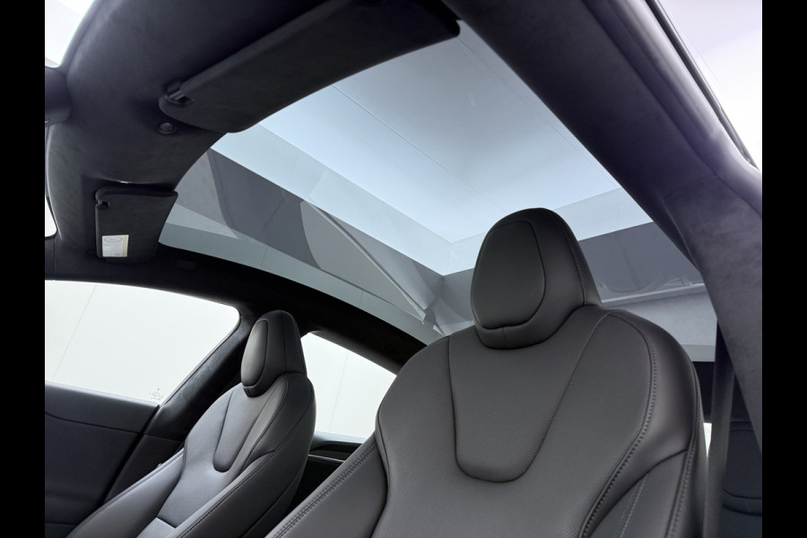 Tesla Model S 680 pk 0-100 3,1sec. Adaptive-Luchtvering FSD-4 / AutoPilot-4 Enhanced EAP ASS-Smart Summon Yoke Stuur Zelf-Parkeren / Voorrijde Long Range100kw Dual Motor  Schuifkanteldak Wi-Fi.Vb. App AEB ASR Rijstrookhulp Bordherkenning ACC ESP DodehoekDetector  Mistlampen Verwarmde-Sproeiers AWD 4 wheel Drive 1.600kg Trekvermogen Orig. NL-se auto 118.000 euro nieuw ! Fabrieksgarantie 4 jaar 80.000 en 240.000/8 jaar Accupakket!