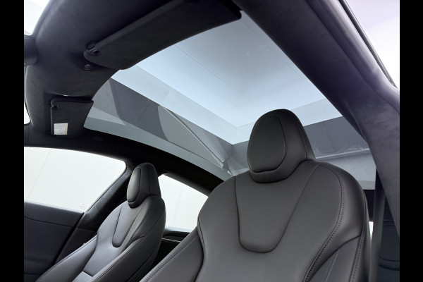 Tesla Model S 680 pk 0-100 3,1sec. Adaptive-Luchtvering FSD-4 / AutoPilot-4 Enhanced EAP ASS-Smart Summon Yoke Stuur Zelf-Parkeren / Voorrijde Long Range100kw Dual Motor  Schuifkanteldak Wi-Fi.Vb. App AEB ASR Rijstrookhulp Bordherkenning ACC ESP DodehoekDetector  Mistlampen Verwarmde-Sproeiers AWD 4 wheel Drive 1.600kg Trekvermogen Orig. NL-se auto 118.000 euro nieuw ! Fabrieksgarantie 4 jaar 80.000 en 240.000/8 jaar Accupakket!