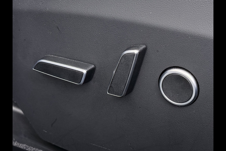 Tesla Model S 680 pk 0-100 3,1sec. Adaptive-Luchtvering FSD-4 / AutoPilot-4 Enhanced EAP ASS-Smart Summon Yoke Stuur Zelf-Parkeren / Voorrijde Long Range100kw Dual Motor  Schuifkanteldak Wi-Fi.Vb. App AEB ASR Rijstrookhulp Bordherkenning ACC ESP DodehoekDetector  Mistlampen Verwarmde-Sproeiers AWD 4 wheel Drive 1.600kg Trekvermogen Orig. NL-se auto 118.000 euro nieuw ! Fabrieksgarantie 4 jaar 80.000 en 240.000/8 jaar Accupakket!