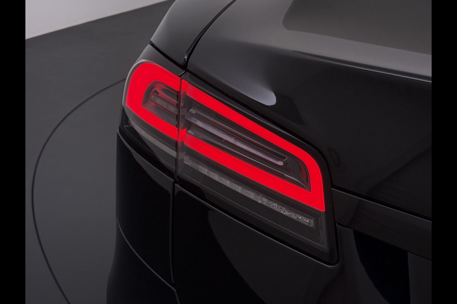 Tesla Model S 680 pk 0-100 3,1sec. Adaptive-Luchtvering FSD-4 / AutoPilot-4 Enhanced EAP ASS-Smart Summon Yoke Stuur Zelf-Parkeren / Voorrijde Long Range100kw Dual Motor  Schuifkanteldak Wi-Fi.Vb. App AEB ASR Rijstrookhulp Bordherkenning ACC ESP DodehoekDetector  Mistlampen Verwarmde-Sproeiers AWD 4 wheel Drive 1.600kg Trekvermogen Orig. NL-se auto 118.000 euro nieuw ! Fabrieksgarantie 4 jaar 80.000 en 240.000/8 jaar Accupakket!
