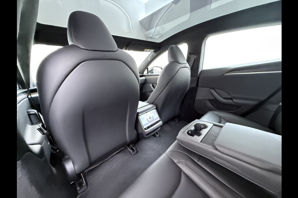 Tesla Model S 680 pk 0-100 3,1sec. Adaptive-Luchtvering FSD-4 / AutoPilot-4 Enhanced EAP ASS-Smart Summon Yoke Stuur Zelf-Parkeren / Voorrijde Long Range100kw Dual Motor  Schuifkanteldak Wi-Fi.Vb. App AEB ASR Rijstrookhulp Bordherkenning ACC ESP DodehoekDetector  Mistlampen Verwarmde-Sproeiers AWD 4 wheel Drive 1.600kg Trekvermogen Orig. NL-se auto 118.000 euro nieuw ! Fabrieksgarantie 4 jaar 80.000 en 240.000/8 jaar Accupakket!