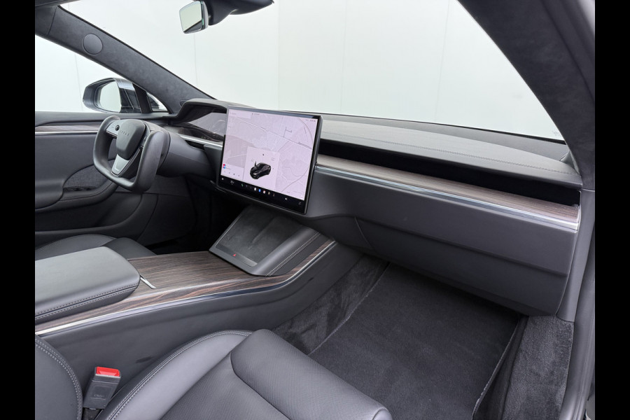 Tesla Model S 680 pk 0-100 3,1sec. Adaptive-Luchtvering FSD-4 / AutoPilot-4 Enhanced EAP ASS-Smart Summon Yoke Stuur Zelf-Parkeren / Voorrijde Long Range100kw Dual Motor  Schuifkanteldak Wi-Fi.Vb. App AEB ASR Rijstrookhulp Bordherkenning ACC ESP DodehoekDetector  Mistlampen Verwarmde-Sproeiers AWD 4 wheel Drive 1.600kg Trekvermogen Orig. NL-se auto 118.000 euro nieuw ! Fabrieksgarantie 4 jaar 80.000 en 240.000/8 jaar Accupakket!
