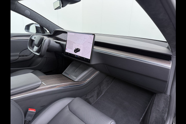 Tesla Model S 680 pk 0-100 3,1sec. Adaptive-Luchtvering FSD-4 / AutoPilot-4 Enhanced EAP ASS-Smart Summon Yoke Stuur Zelf-Parkeren / Voorrijde Long Range100kw Dual Motor  Schuifkanteldak Wi-Fi.Vb. App AEB ASR Rijstrookhulp Bordherkenning ACC ESP DodehoekDetector  Mistlampen Verwarmde-Sproeiers AWD 4 wheel Drive 1.600kg Trekvermogen Orig. NL-se auto 118.000 euro nieuw ! Fabrieksgarantie 4 jaar 80.000 en 240.000/8 jaar Accupakket!