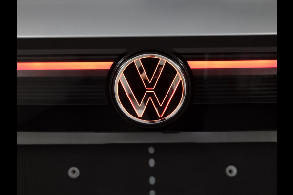 Volkswagen Tiguan R-Line-Edition 1.5 eHybrid 272 pk DSG | 20" LM | Stoel & stuurverwarming | 360 graden camera | IQ.Light |