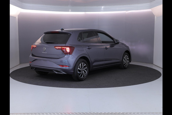 Volkswagen Polo GP Life Edition 1.0 95 pk 5 versn. Hand | 15" LM | Stoelverwarming | Camera |