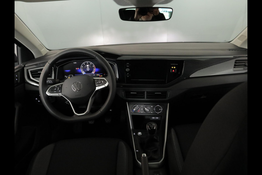 Volkswagen Polo GP Life Edition 1.0 95 pk 5 versn. Hand | 15" LM | Stoelverwarming | Camera |