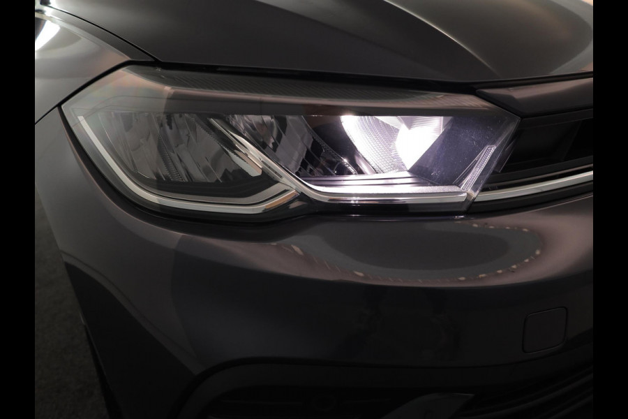 Volkswagen Polo GP Life Edition 1.0 95 pk 5 versn. Hand | 15" LM | Stoelverwarming | Camera |