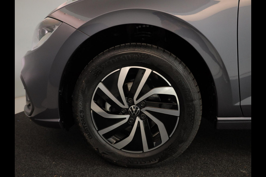 Volkswagen Polo GP Life Edition 1.0 95 pk 5 versn. Hand | 15" LM | Stoelverwarming | Camera |