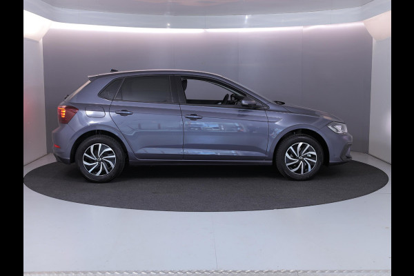 Volkswagen Polo GP Life Edition 1.0 95 pk 5 versn. Hand | 15" LM | Stoelverwarming | Camera |