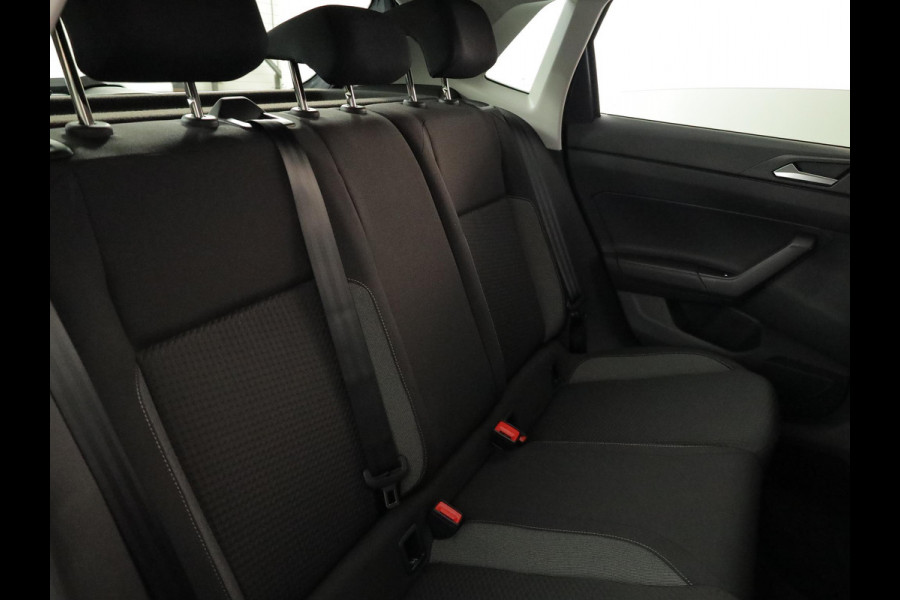 Volkswagen Polo GP Life Edition 1.0 95 pk 5 versn. Hand | 15" LM | Stoelverwarming | Camera |