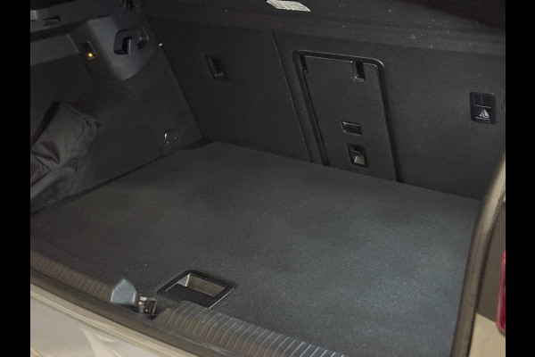 Volkswagen Golf 1.5 eTSI R-Line PANO | HARMAN KARDON | HEAD UP | IQ LIGHT