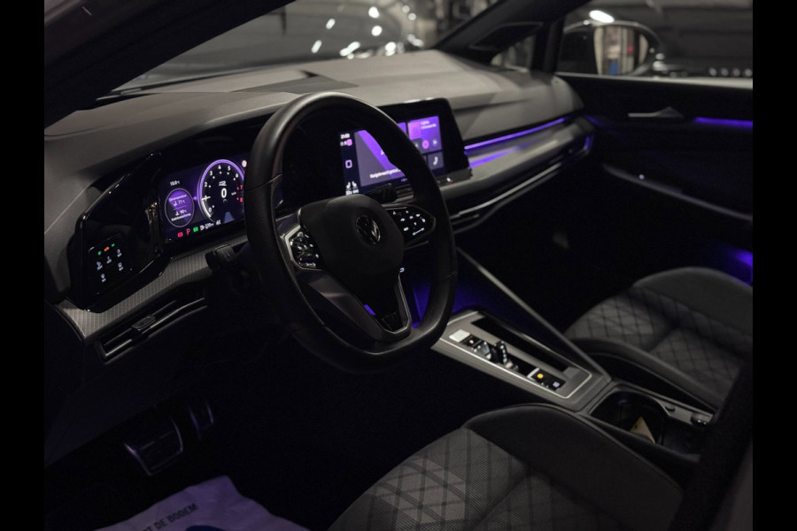 Volkswagen Golf 1.5 eTSI R-Line PANO | HARMAN KARDON | HEAD UP | IQ LIGHT