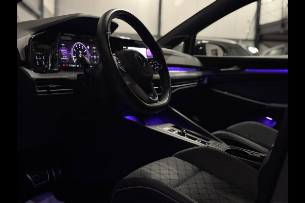 Volkswagen Golf 1.5 eTSI R-Line PANO | HARMAN KARDON | HEAD UP | IQ LIGHT