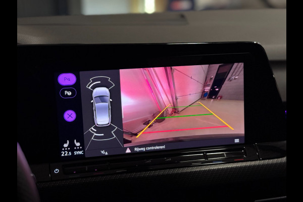 Volkswagen Golf 1.5 eTSI R-Line PANO | HARMAN KARDON | HEAD UP | IQ LIGHT