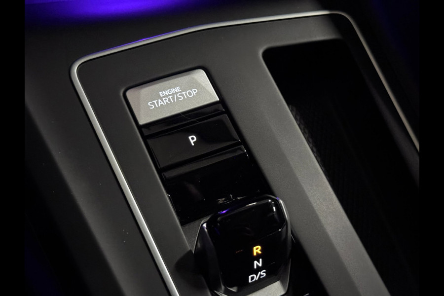 Volkswagen Golf 1.5 eTSI R-Line PANO | HARMAN KARDON | HEAD UP | IQ LIGHT