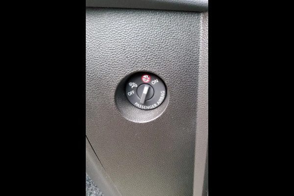 Renault Master 170.35 L3H2 GESLOTEN V-33-HXT - EURO 6 - ZWART METALLIC