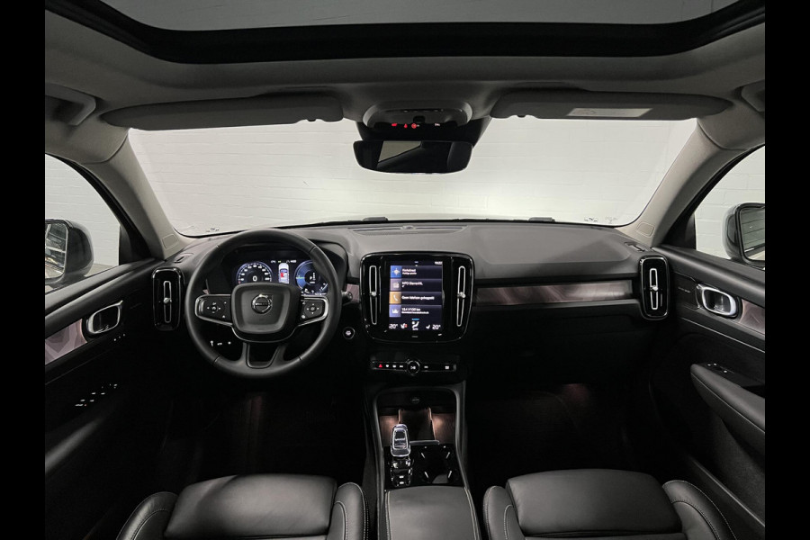 Volvo XC40 1.5 T5 Plug-in hybrid Ultimate Dark Open dak | Adapt. Cruise | 360 camera | Stuur-/stoelverwarming | Harman/Kardon | Leder | Carplay