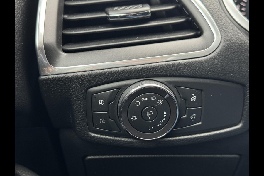 Ford S-Max 1.5 Titanium 7p. STOELVERWARMING | NAVI | TREKHAAK