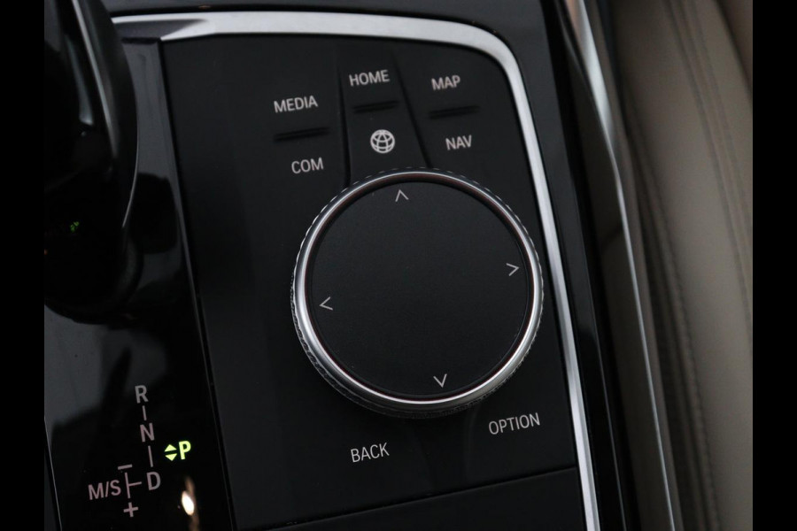 BMW 4 Serie Gran Coupé 420i Edition Plus | Trekhaak | Stoelverwarming | Memory | Carplay | Leder | Navigatie | Camera | Achterbankverwarming | Keyless | Full LED | Sportstoelen