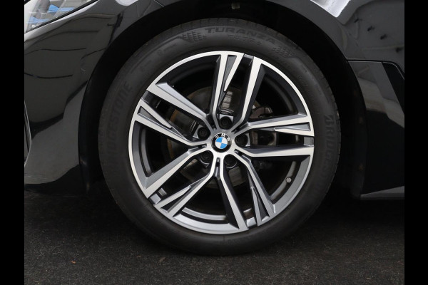 BMW 4 Serie Gran Coupé 420i Edition Plus | Trekhaak | Stoelverwarming | Memory | Carplay | Leder | Navigatie | Camera | Achterbankverwarming | Keyless | Full LED | Sportstoelen