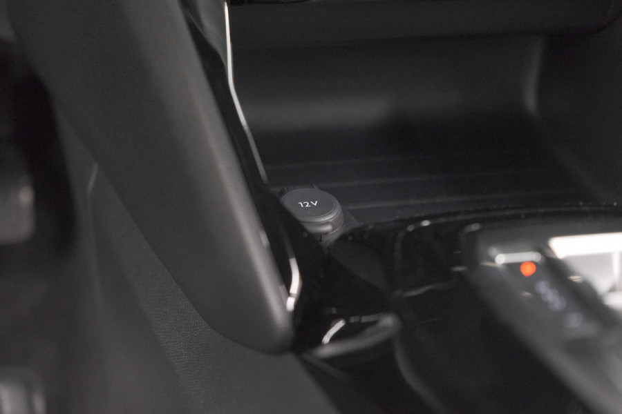 Peugeot 2008 1.2 Hybrid 145 Allure | 360 Camera | Adaptieve Cruise Control | Dodehoekdetectie | Apple Carplay