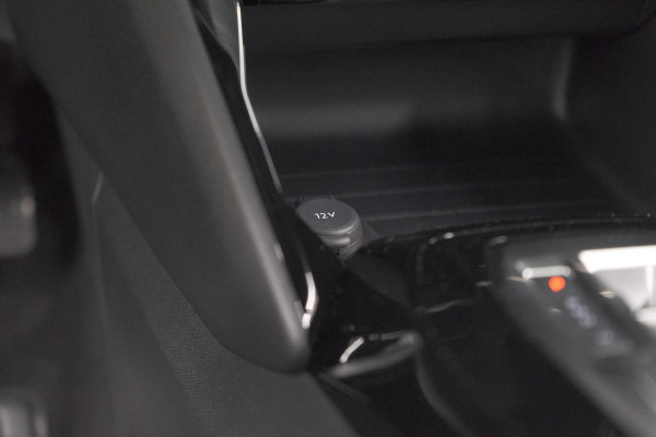 Peugeot 2008 1.2 Hybrid 145 Allure | 360 Camera | Adaptieve Cruise Control | Dodehoekdetectie | Apple Carplay