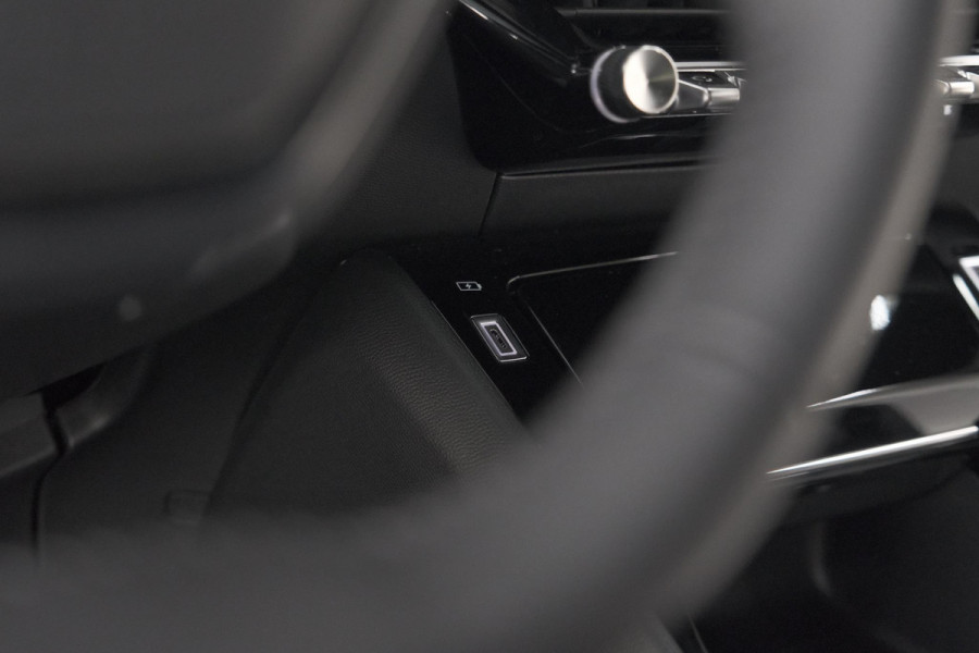 Peugeot 2008 1.2 Hybrid 145 Allure | 360 Camera | Adaptieve Cruise Control | Dodehoekdetectie | Apple Carplay