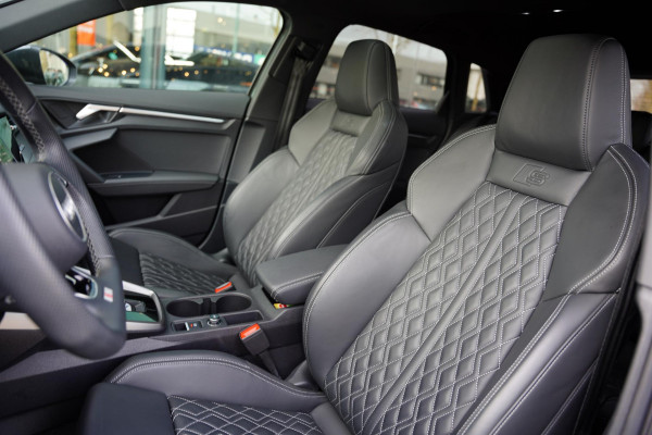 Audi A3 Sportback 35 TFSI S edition / B&O / RS-Seats / Panorama Dak