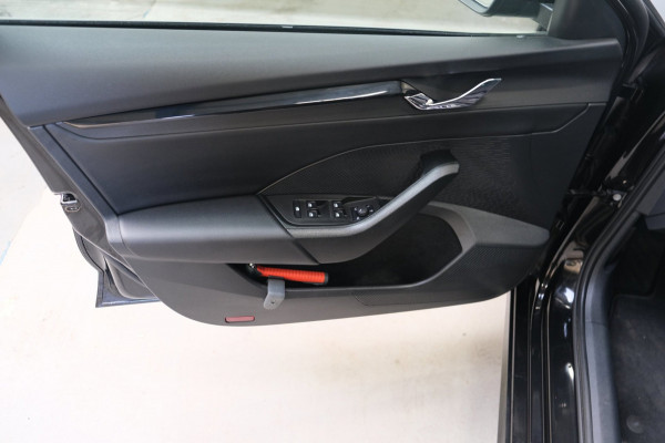 Škoda Octavia Combi 1.0 e-TSI Ambition Automaat - N.A.P. Airco, Cruise, Navi, PDC, Carplay, Virtual Cockpit.