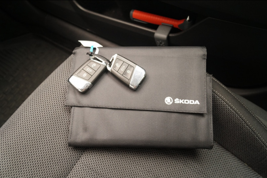 Škoda Superb Combi 1.5 TSI 150pk DSG Business Edition Plus -NAVI-ECC-