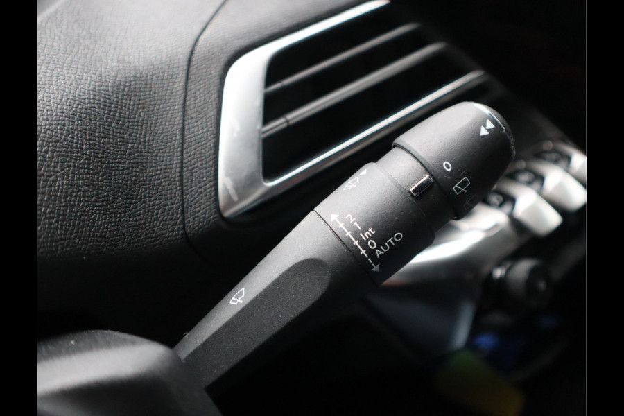 Peugeot 3008 GT Line Navi /Trekh / Pdc / Keyless / Stoelverw / Cruise / Carplay  Recent D-riem verv !