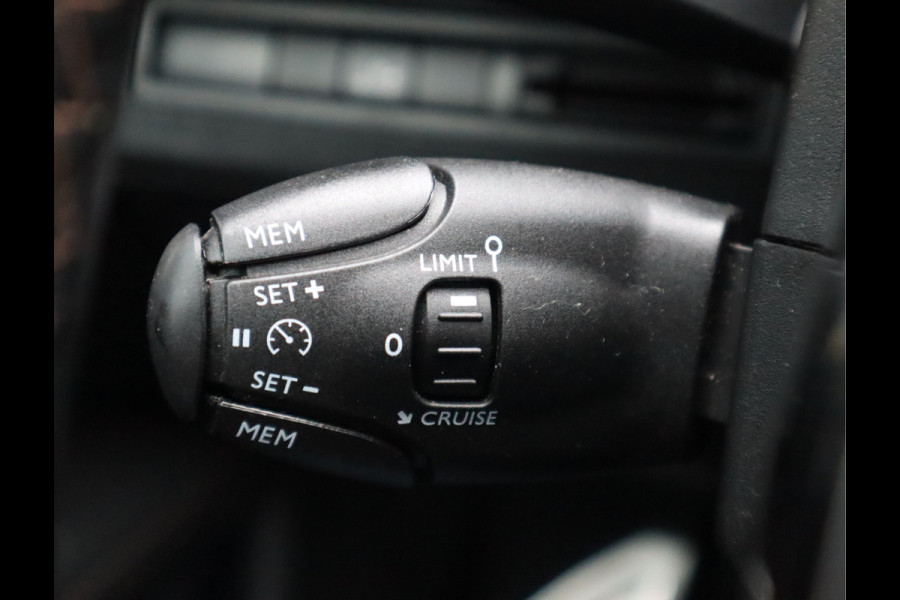 Peugeot 3008 GT Line Navi /Trekh / Pdc / Keyless / Stoelverw / Cruise / Carplay  Recent D-riem verv !