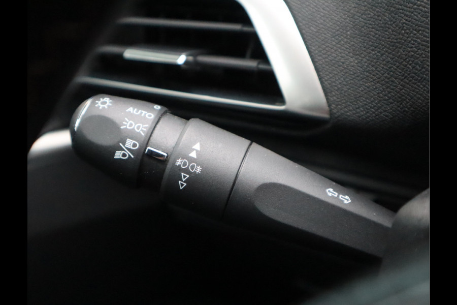 Peugeot 3008 GT Line Navi /Trekh / Pdc / Keyless / Stoelverw / Cruise / Carplay  Recent D-riem verv !