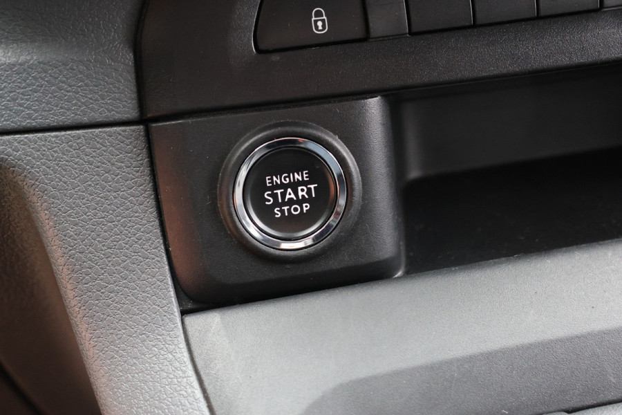 Peugeot Expert 2.0 BlueHDI Long DC | Dubbel cabine | Navigatie | CarPlay | Camera | L+R Schuifdeur | DAB | Keyless Entry | 5-Zitter | Cruise control | Nieuwe APK | Euro 6