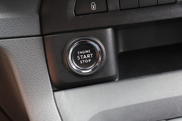 Peugeot Expert 2.0 BlueHDI Long DC | Dubbel cabine | Navigatie | CarPlay | Camera | L+R Schuifdeur | DAB | Keyless Entry | 5-Zitter | Cruise control | Nieuwe APK | Euro 6