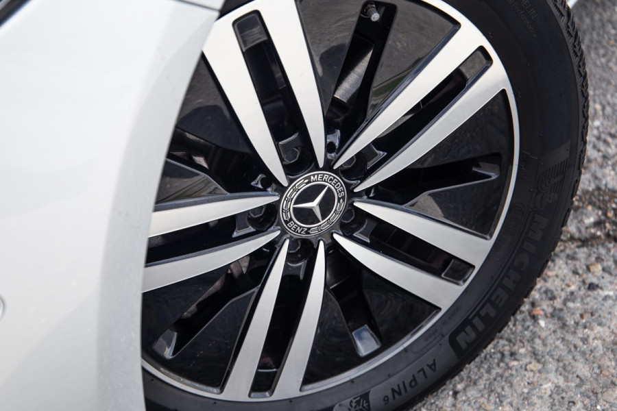 Mercedes-Benz A-Klasse 250 e Business Solution Luxury Limited CARPLAY / LEER / CAMERA / AUTOMAAT